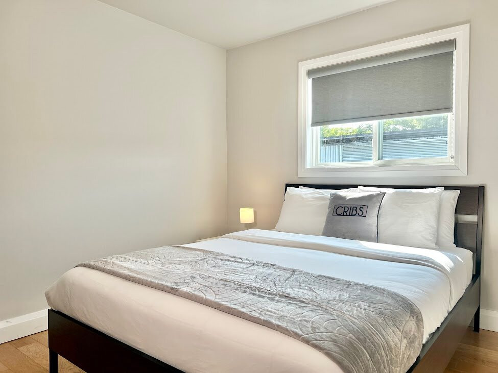 Cribs On The Hill主图