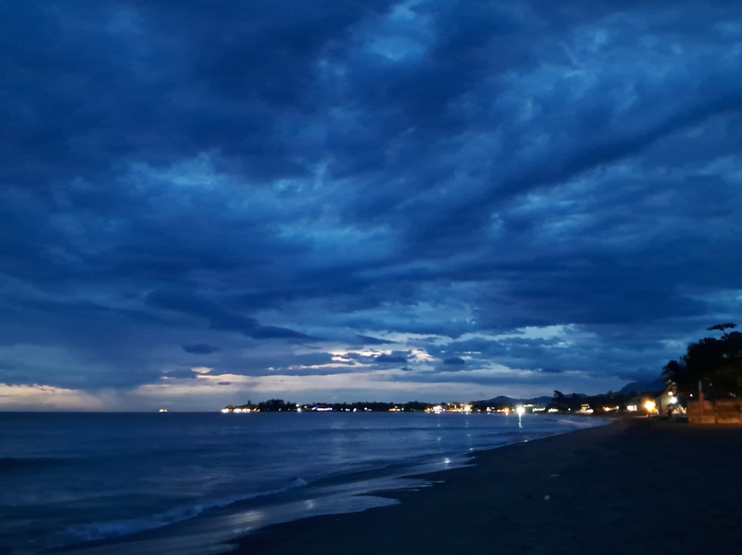 Waterfront Beach Resort主图