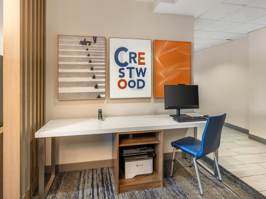 Holiday Inn Express Crestwood By IHG主图