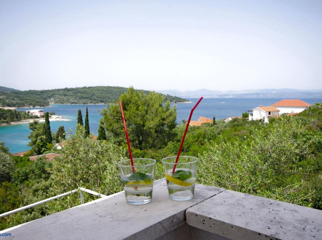 Apartmani Mia Solta
