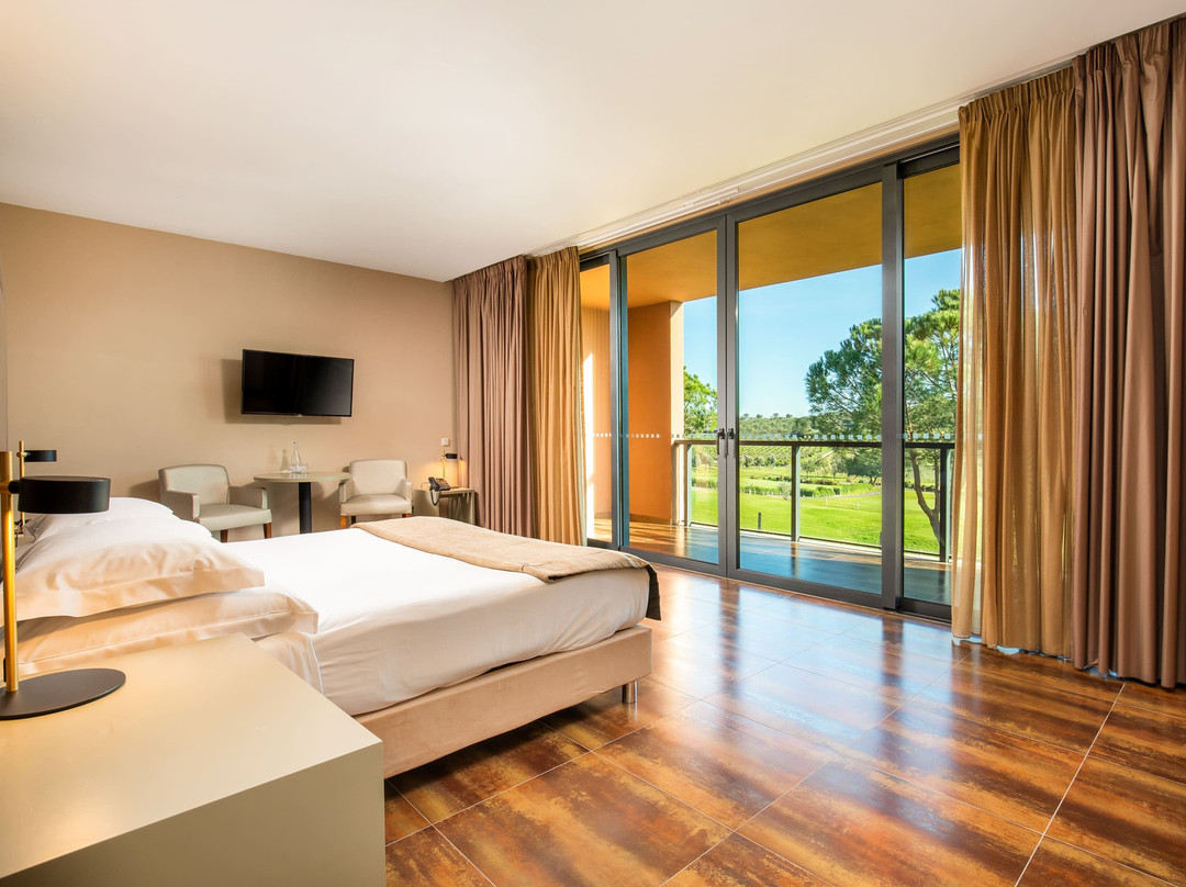 NAU Morgado Golf & Country Club主图