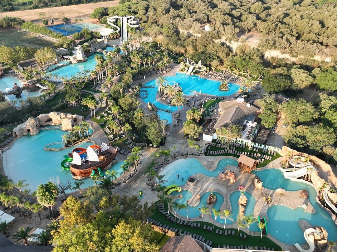 El Delfín Verde Resorts