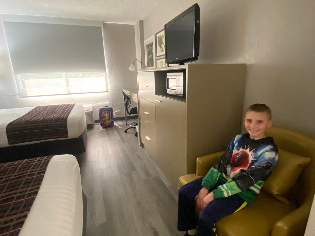 迈阿密肯达尔江山旅馆&套房酒店主图