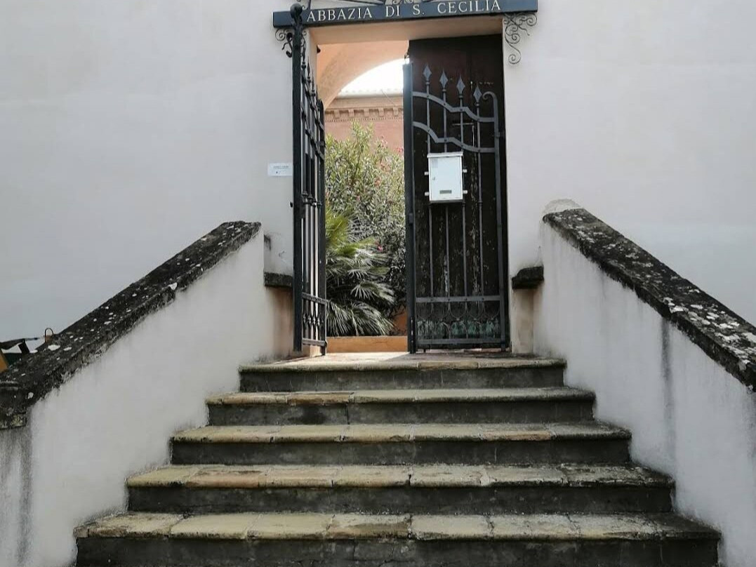 Abbazia di Santa Cecilia della Croara-萨韦纳河畔圣拉扎罗必去景点