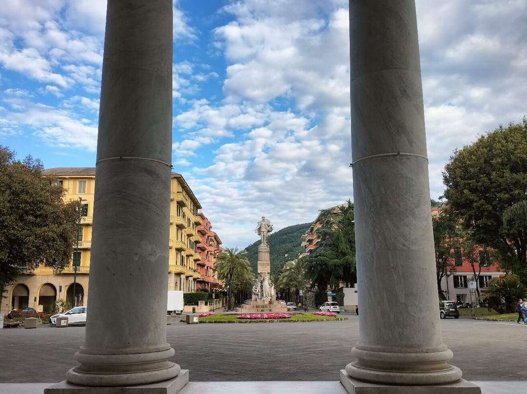 Monumento A Vittorio Emanuele II-基亚瓦里必去景点