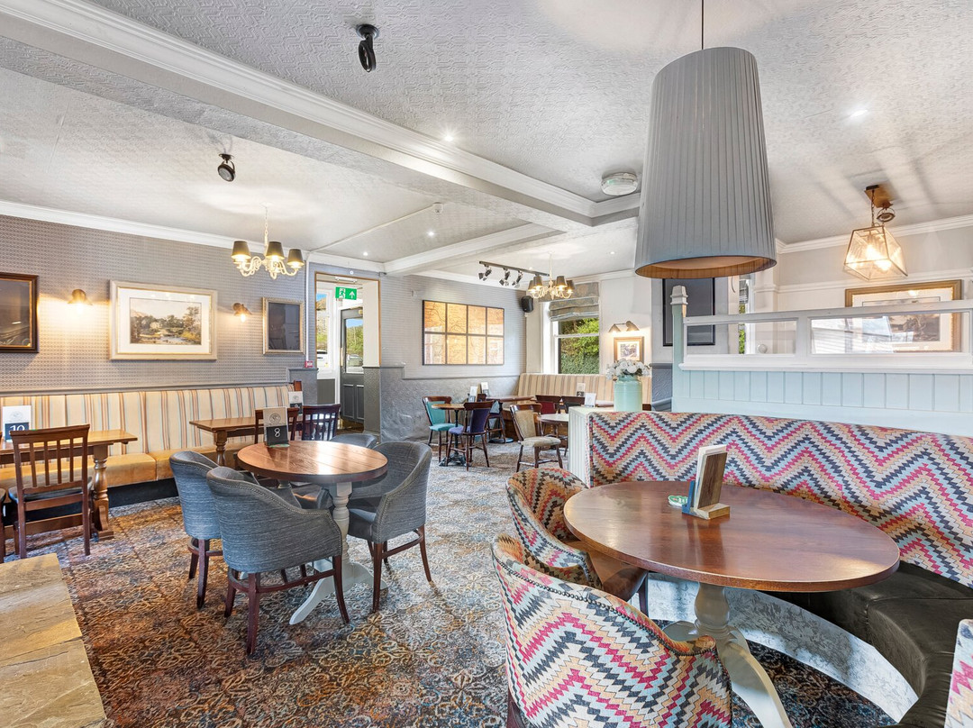 The Roebuck, Utley景点图片