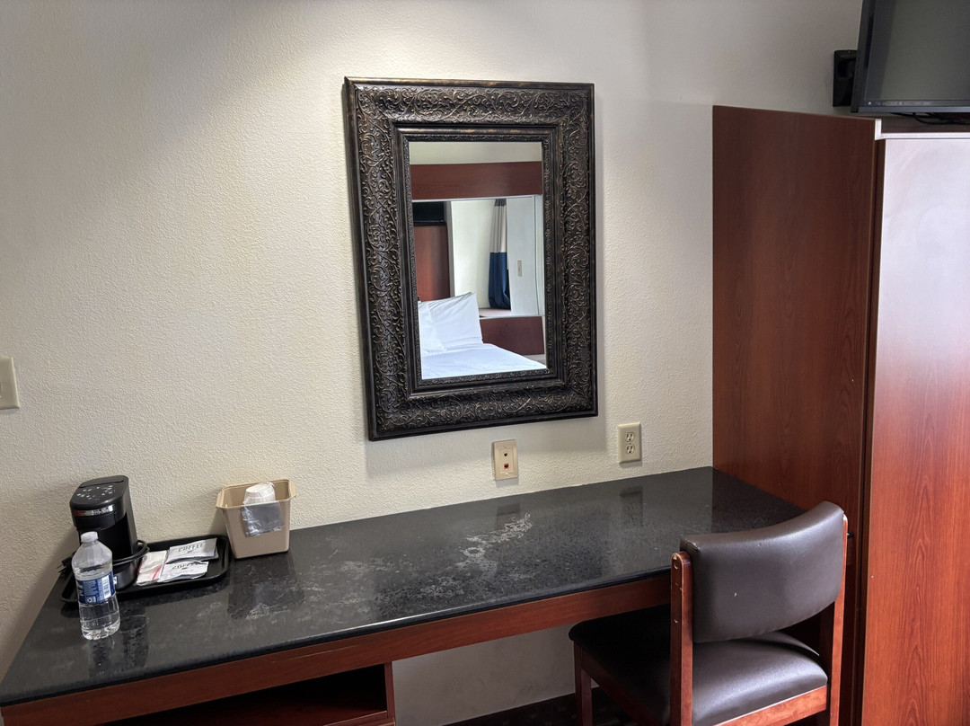 Microtel Inn & Suites by Wyndham Indianapolis Airport主图