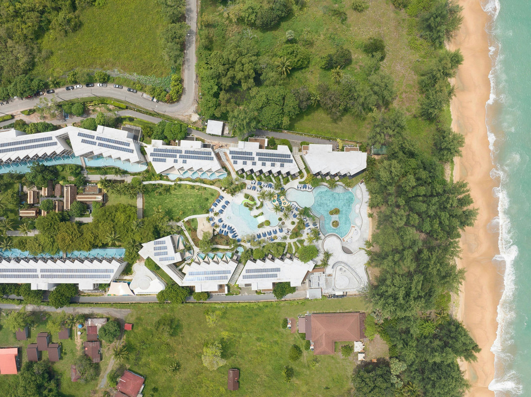 Le Méridien Phuket Mai Khao Beach Resort