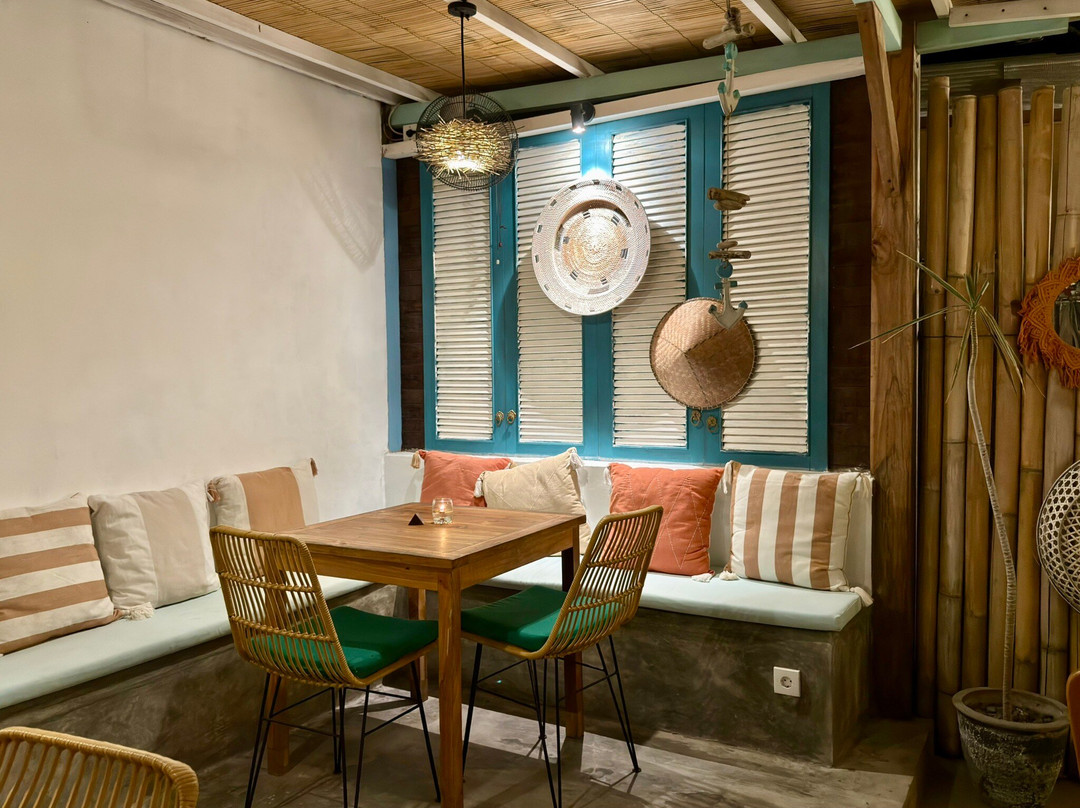 Lunak Cafe by The Sea