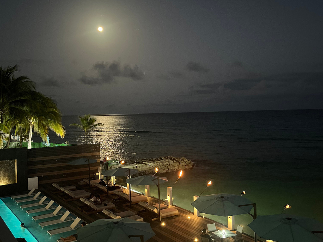 南加普大酒店主图