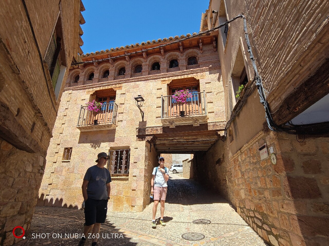 Plaza Rafael Ayerbe-Alquezar必去景点
