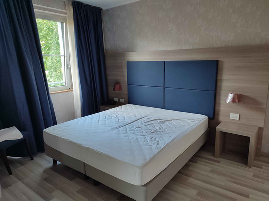 阿尔贝利酒店主图