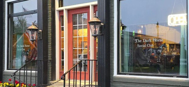 The Dark Horse Social Club主图