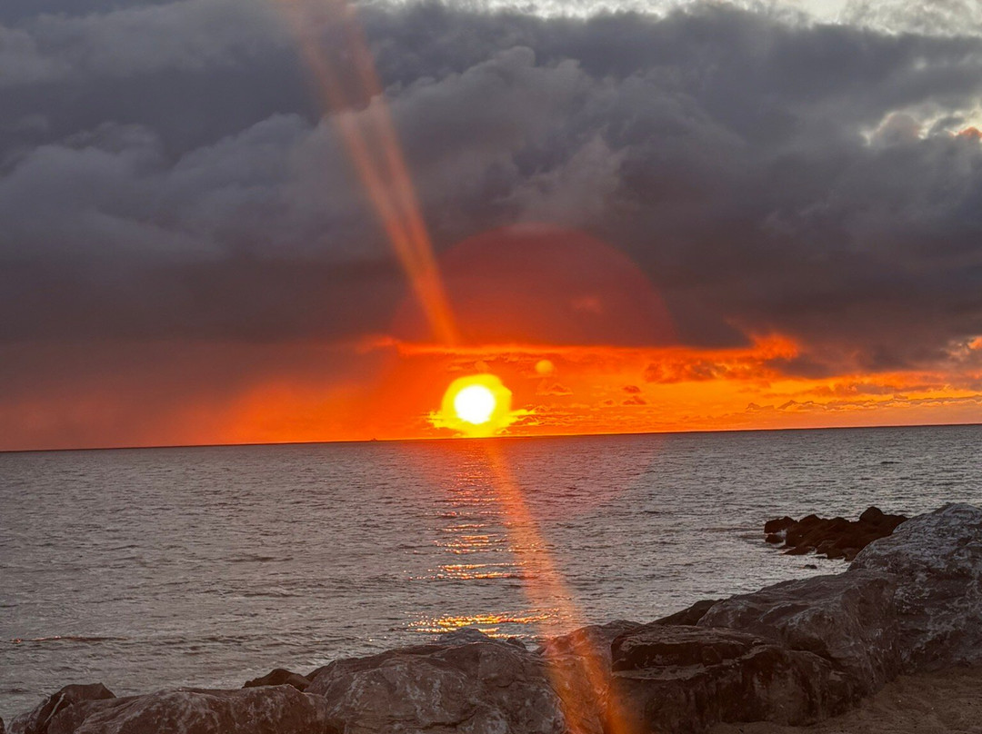 Plage de la Savane Santocha-卡布勒通必去景点