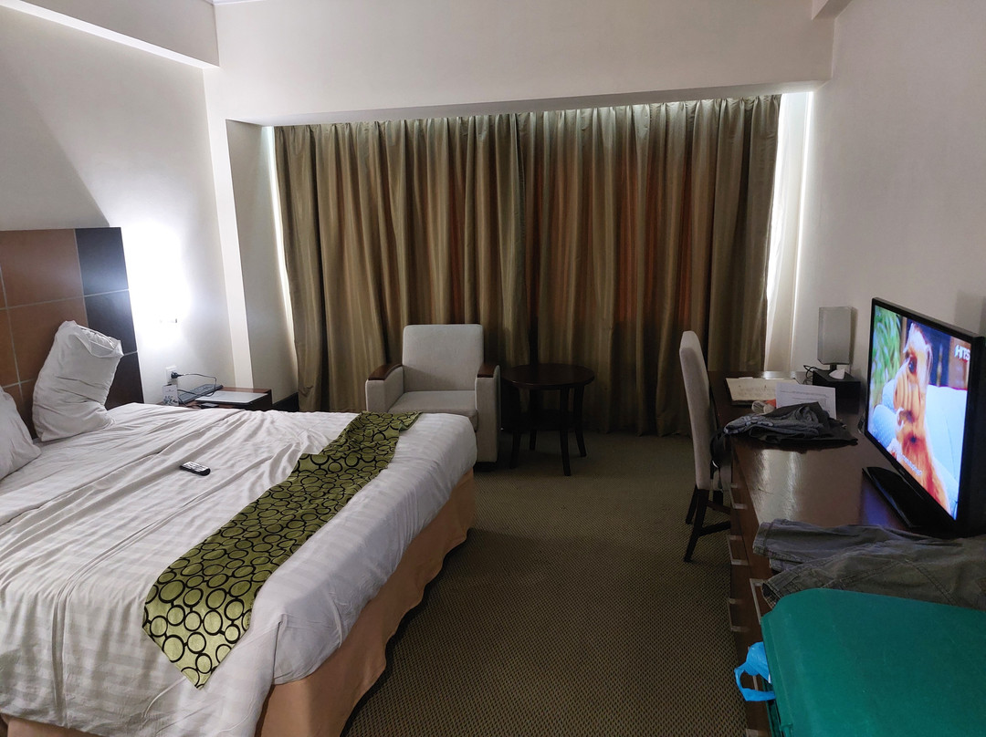 翡翠花园酒店主图