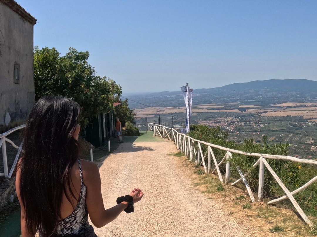 Flying In The Sky-Rocca Massima必去景点