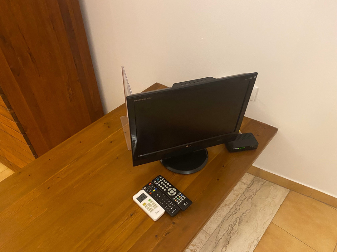 马诺斯小世界酒店主图