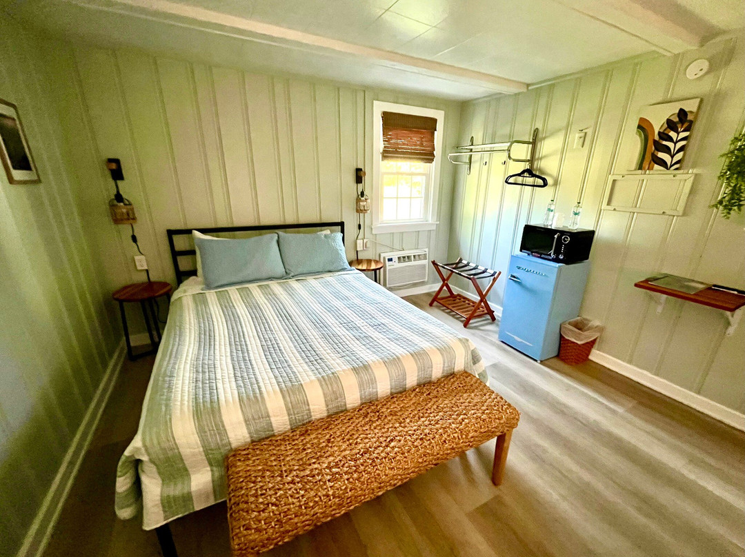 Pines Motel On Lake Erie主图