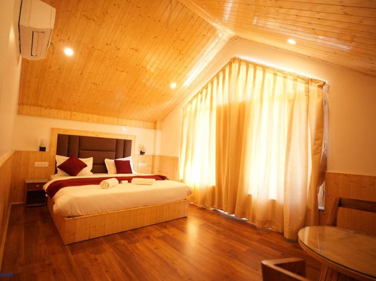 Wooden Castle Hotel and Resort