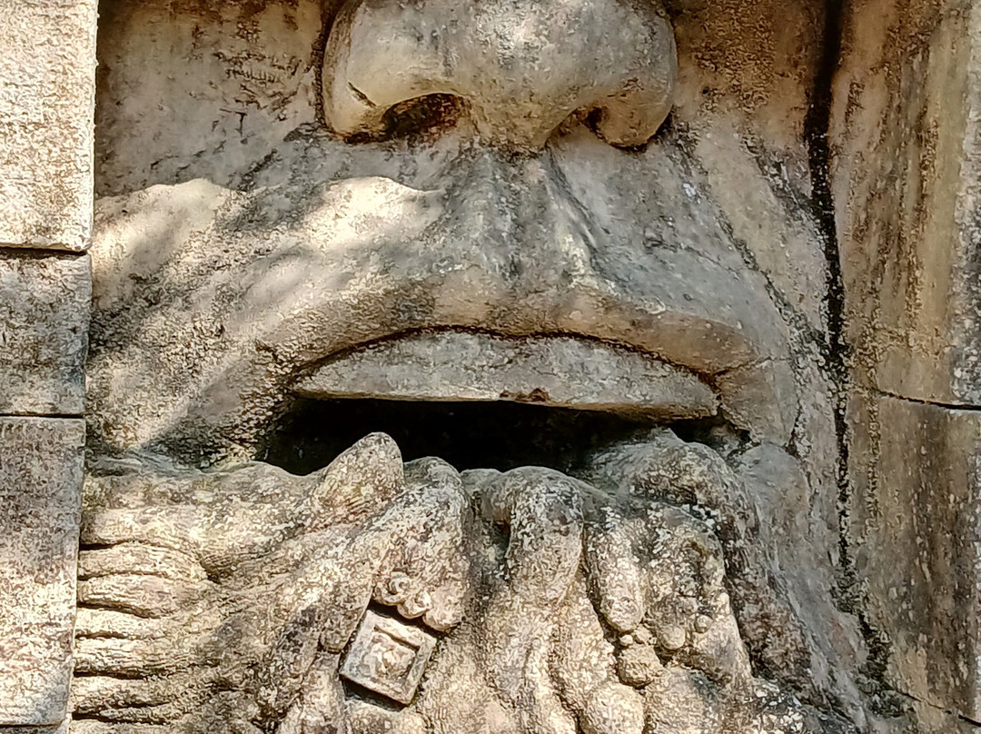 Les Lapidiales-Port d'Envaux必去景点