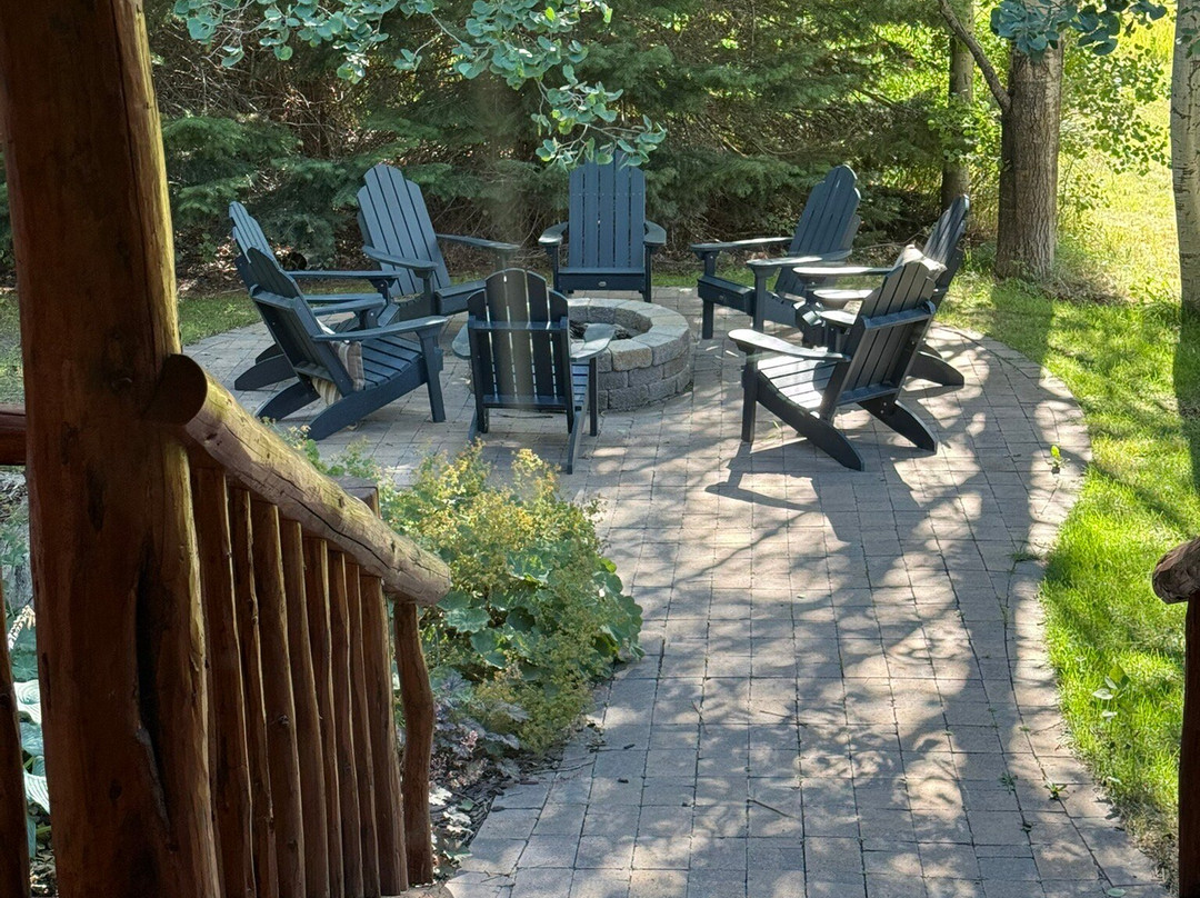 Fin and Feather Inn主图