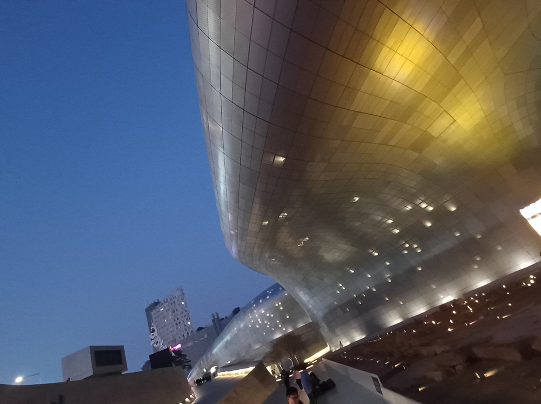 东大门设计广场-首尔必去景点