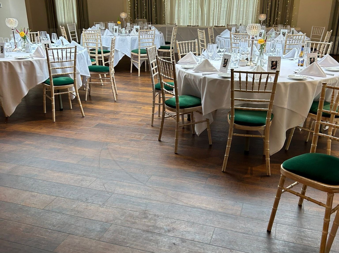 The Falcon Hotel主图