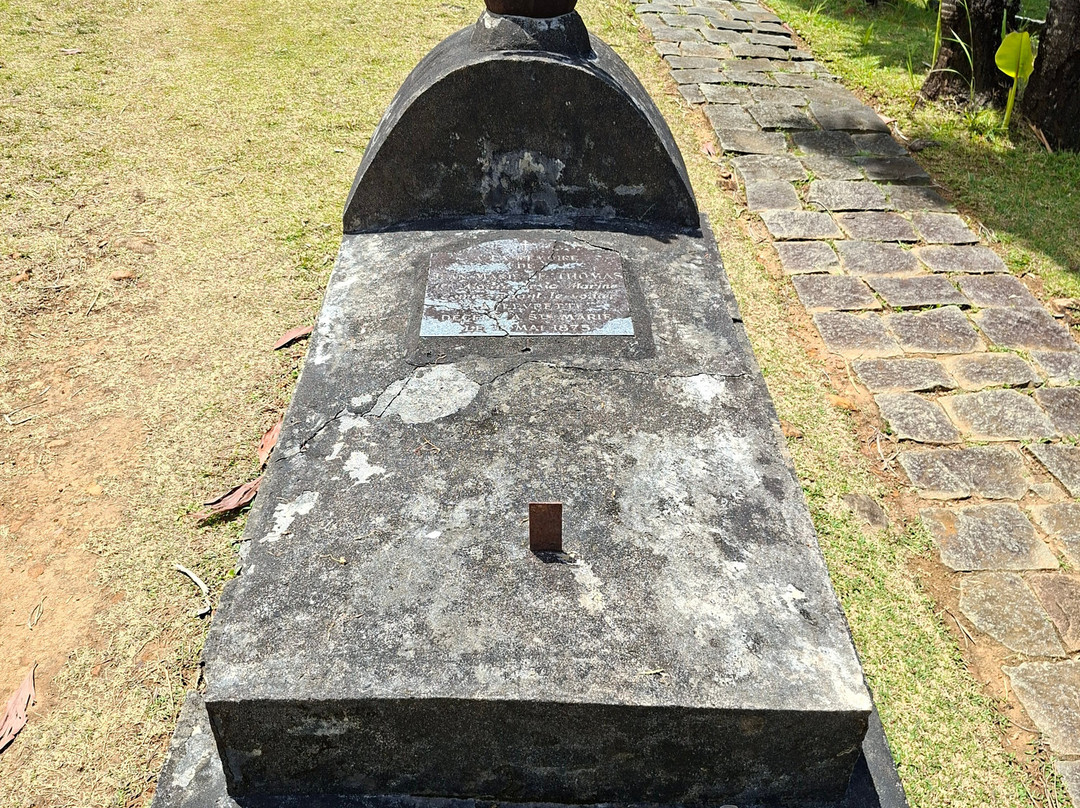 Pirate Cemetery on Nosy Boraha-Nosy Boraha必去景点
