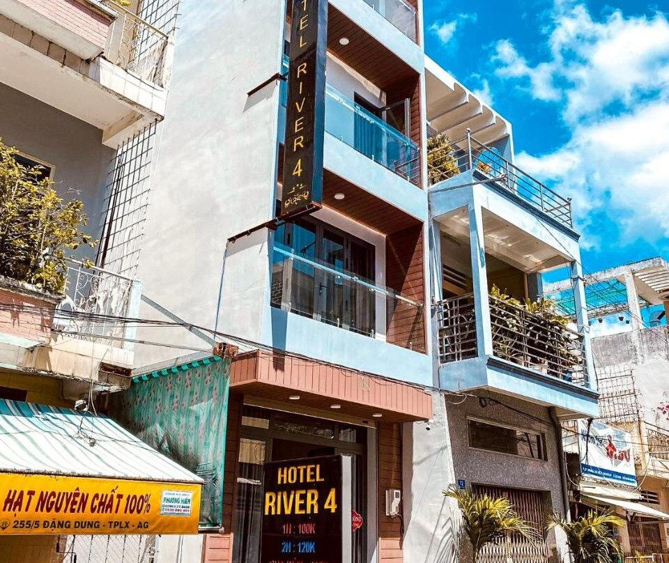 River Hotel 4 Long Xuyên