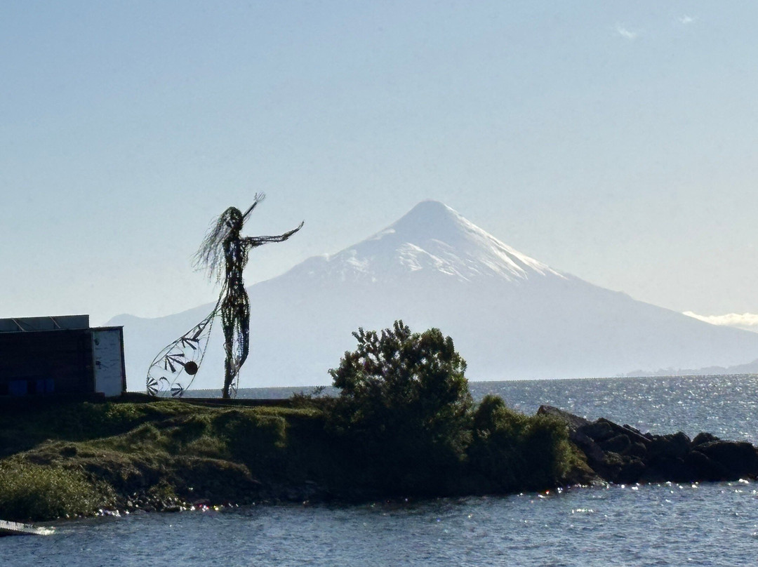 Escultura Licarayén-巴拉斯港必去景点
