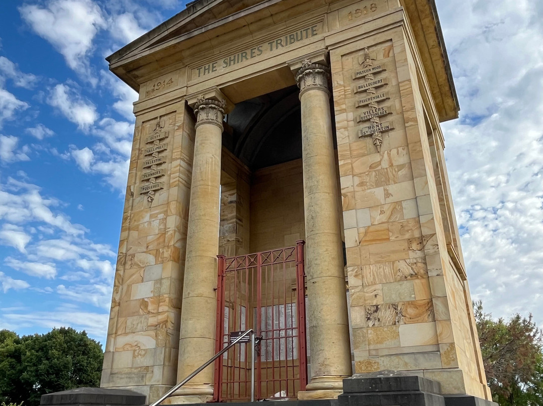 Memorial Square-科拉克必去景点