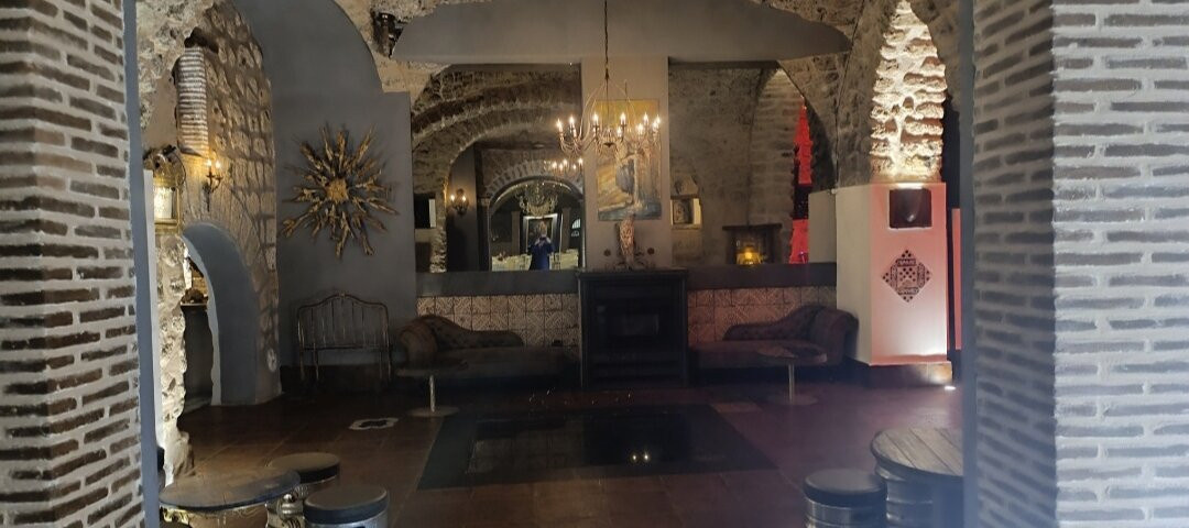 Il Chjostro-Aversa必去景点