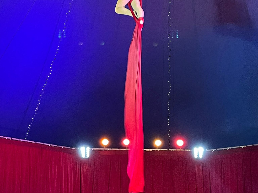 Chapiteau Esprit de cirque-Neoules必去景点