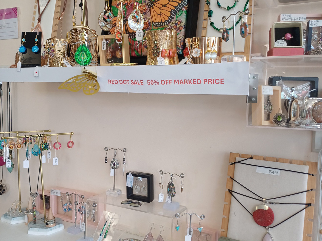 Vikki J Designs-Pambula必去景点