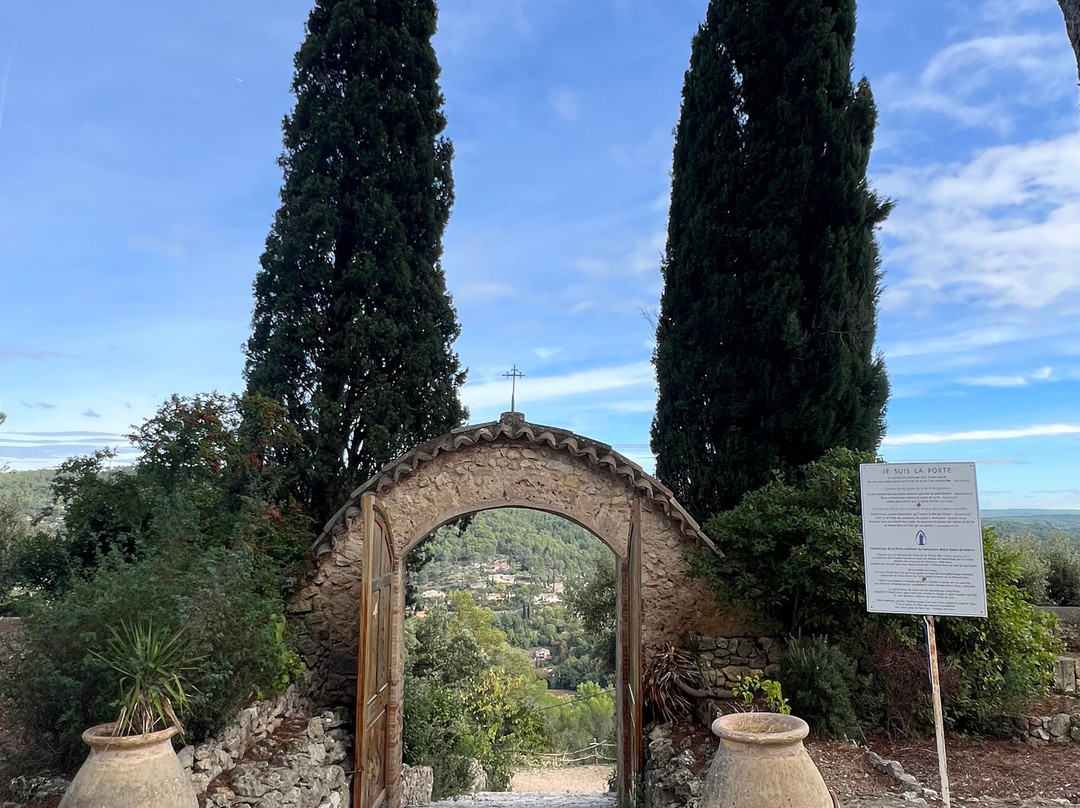 Sanctuaire Notre-Dame de Graces-Cotignac必去景点