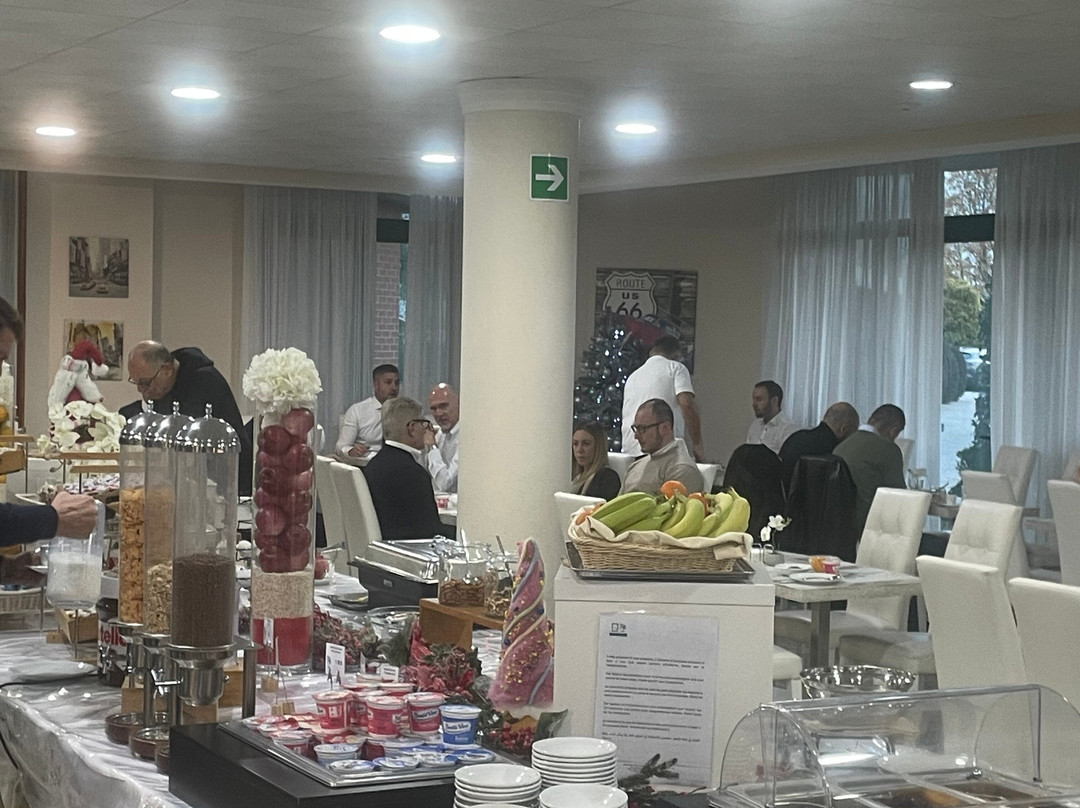 里沃利酒店主图