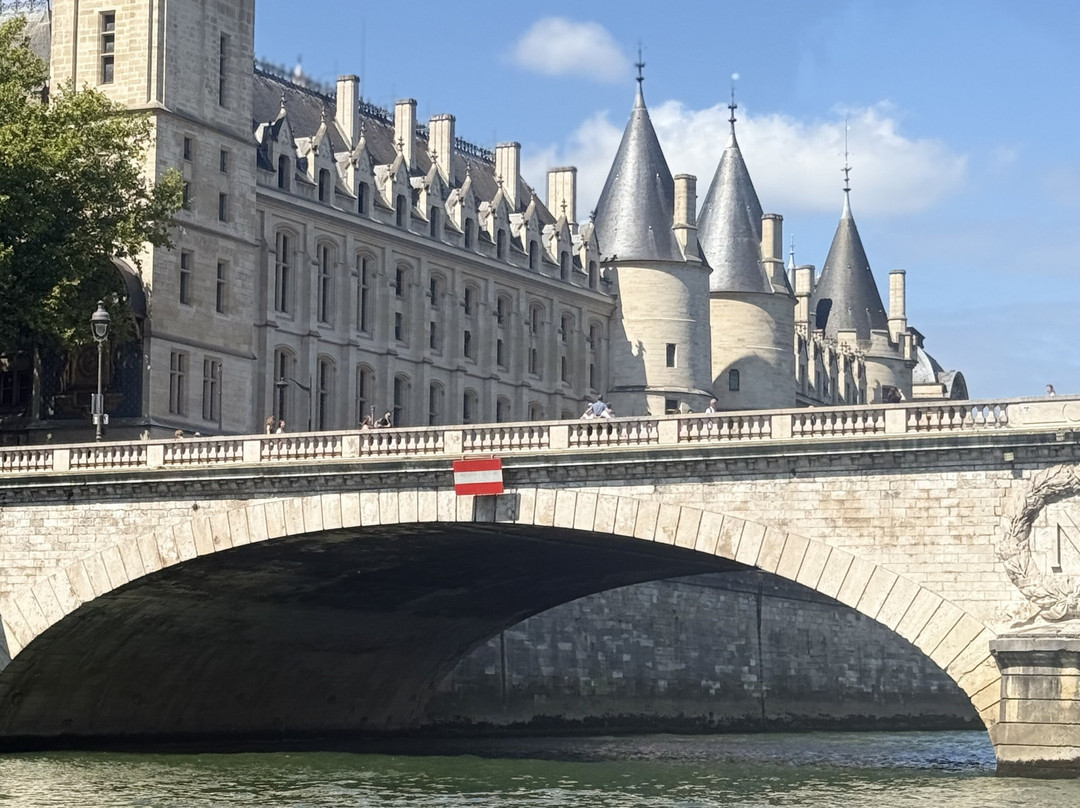 France Just for You-朗热堡必去景点