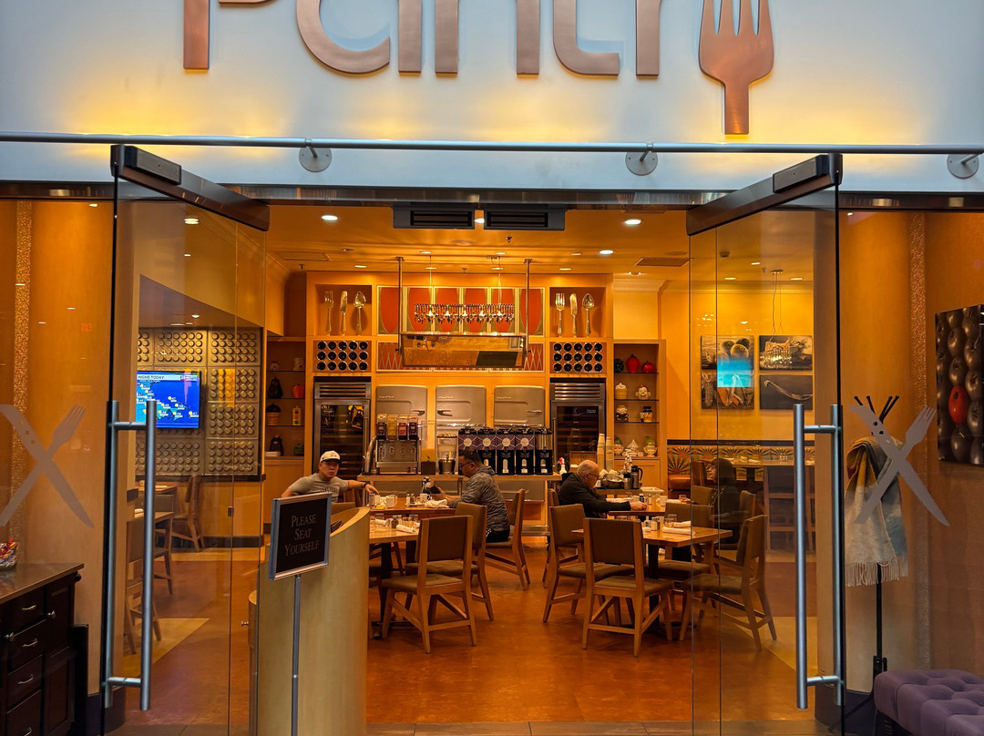 波士顿纳蒂克皇冠假日酒店主图