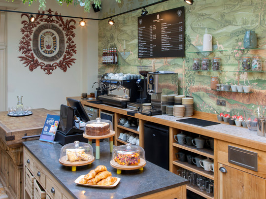 The Warwick Arms Hotel主图