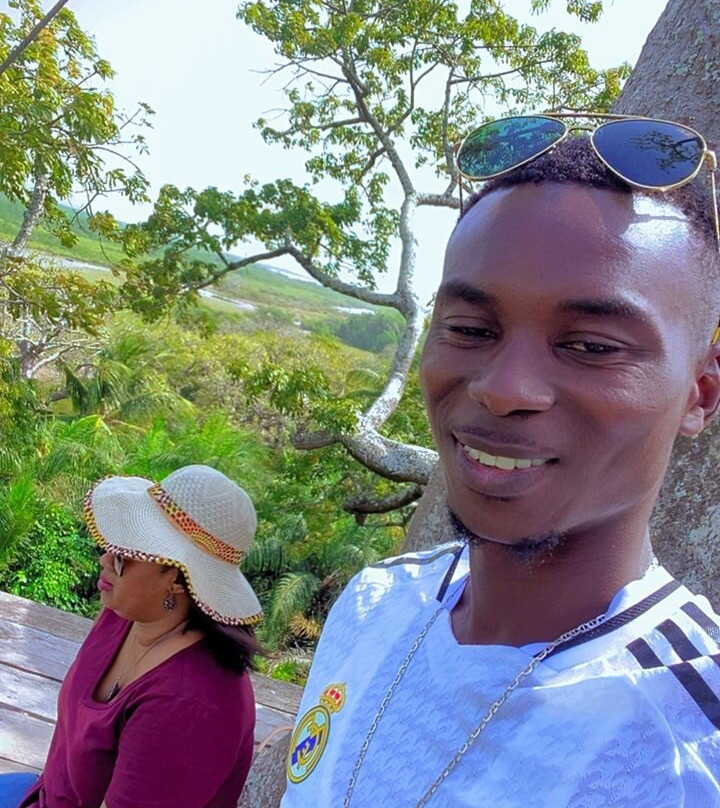 Ibou piroguier et guide touristique-开普史基林必去景点