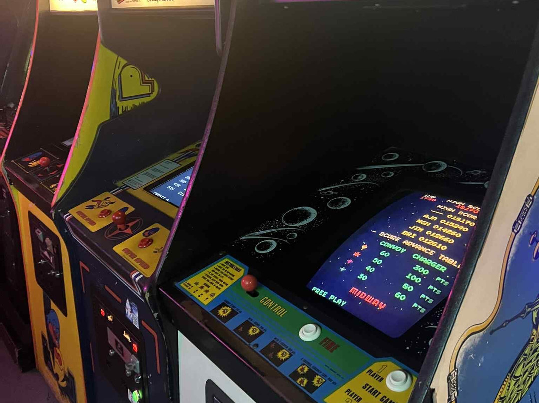 Insanity Gaming Arcade-普尔必去景点