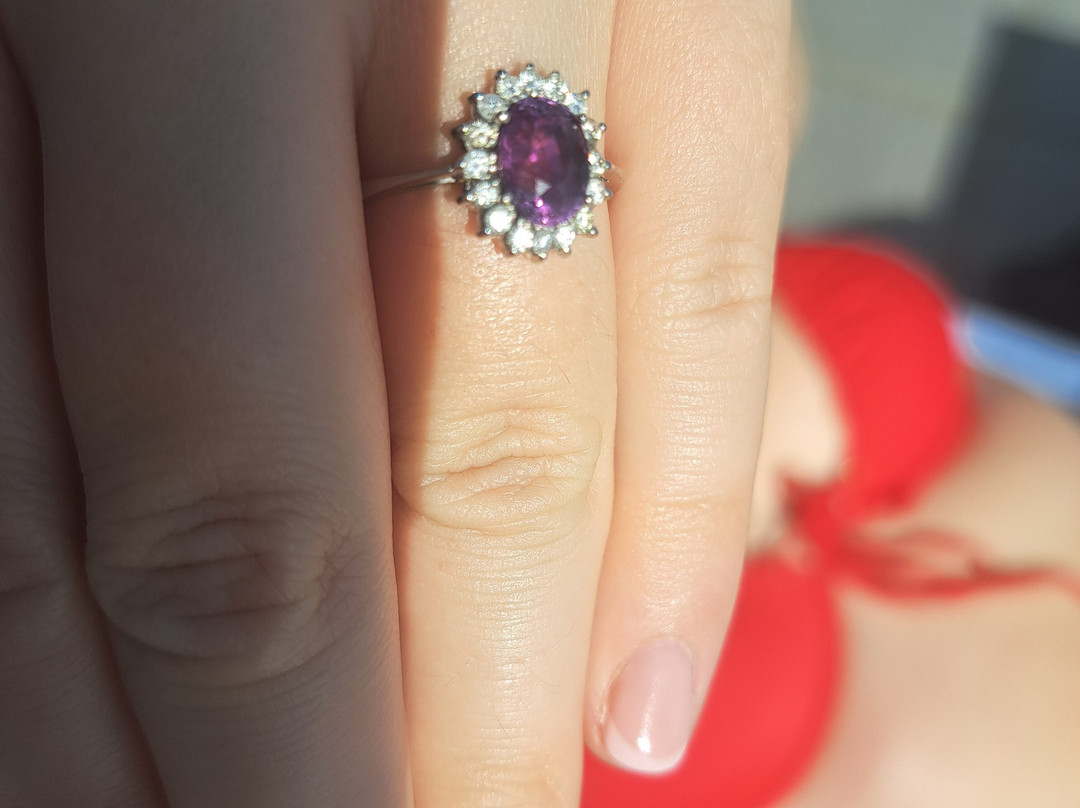 里尼亚珠宝-加勒必去景点