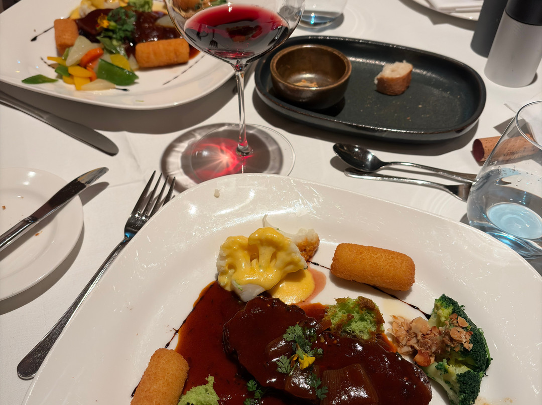 希斯申酒店主图