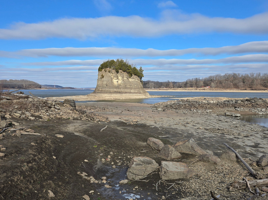 Tower Rock-Grand Tower必去景点