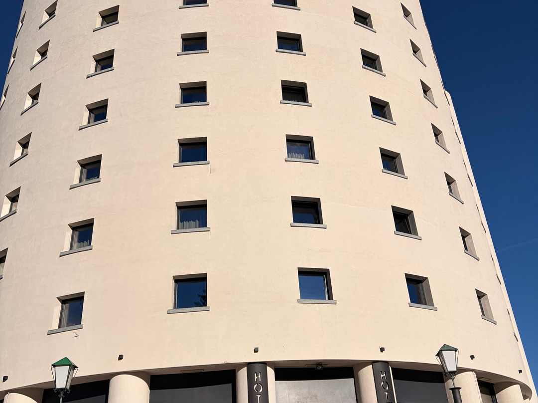 拉托热大酒店主图