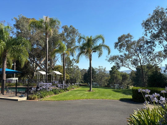 Commercial Golf Resort Motel主图