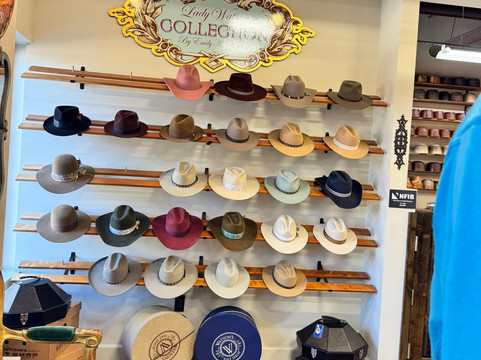 Watson's Hat Shop-洞溪必去景点