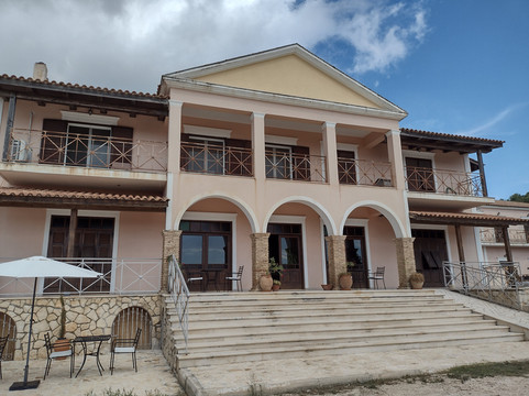 Solomos Wines-扎金索斯镇必去景点