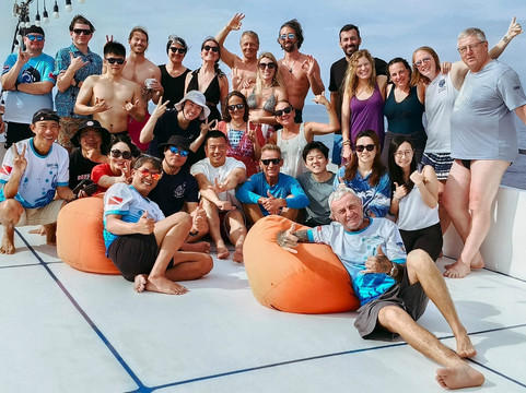 西海岸潜水员-查龙必去景点