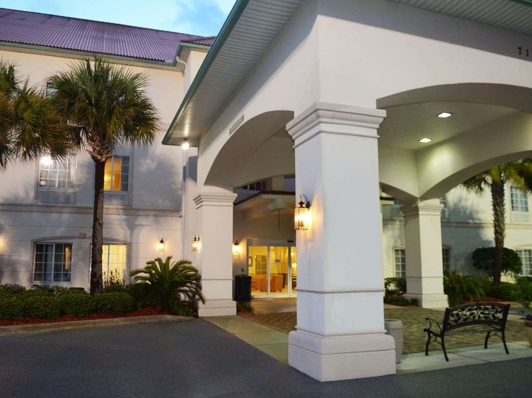 拉昆塔温德姆酒店套房PCB海滨棕榈